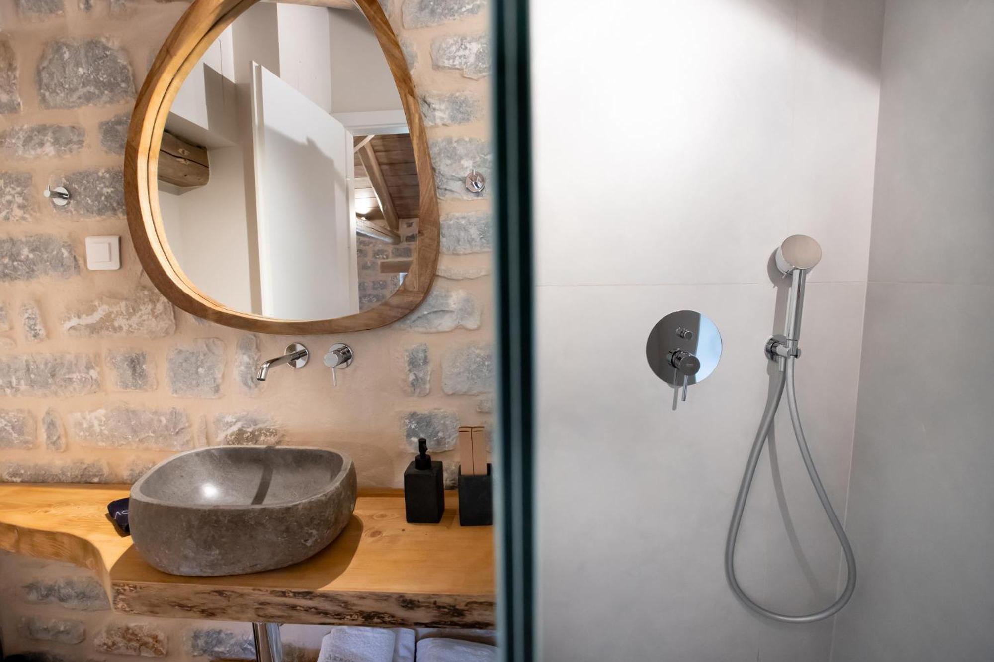 Akrolithi Apartament Karavostásion