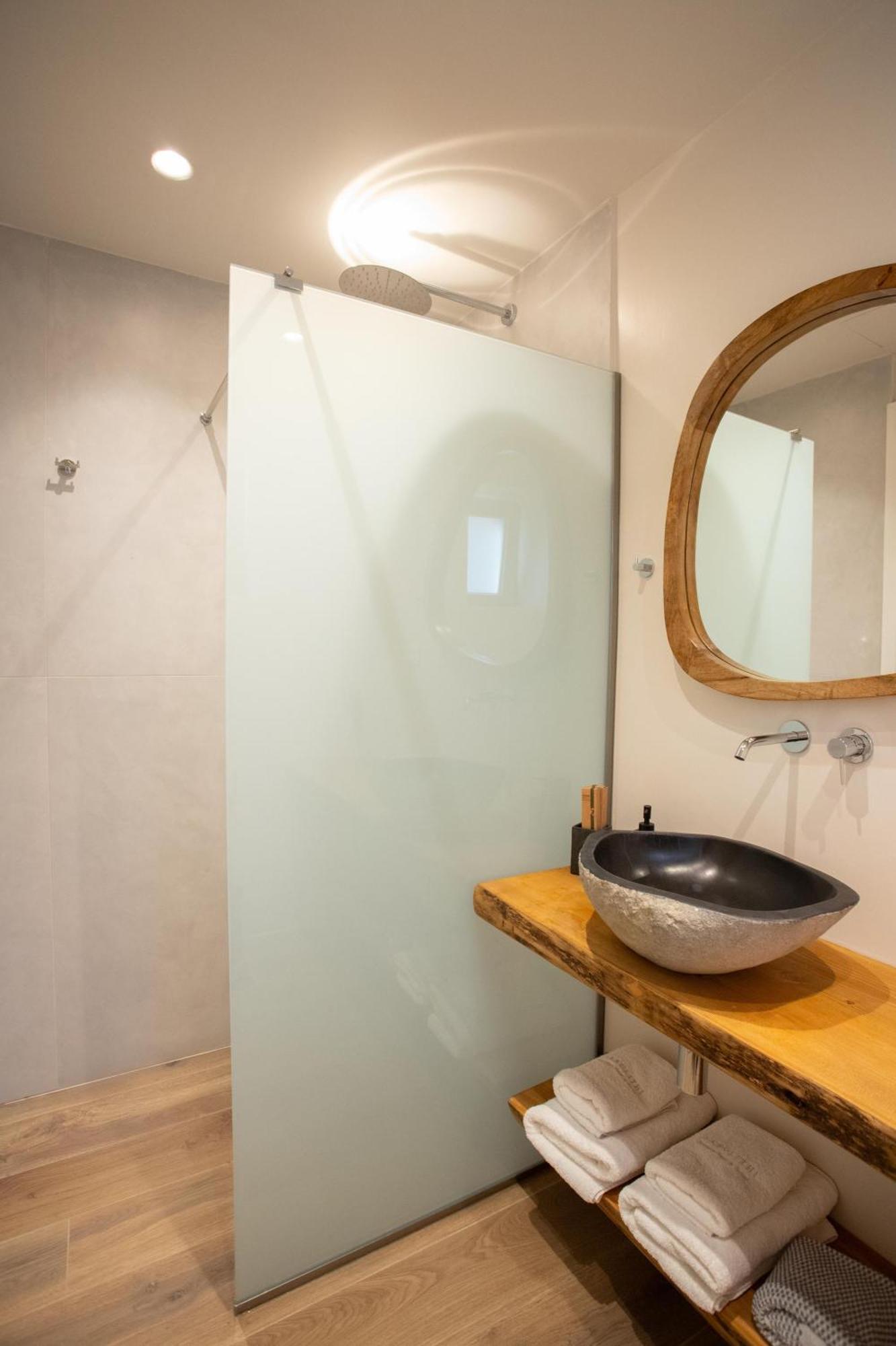 Akrolithi Apartament Karavostásion